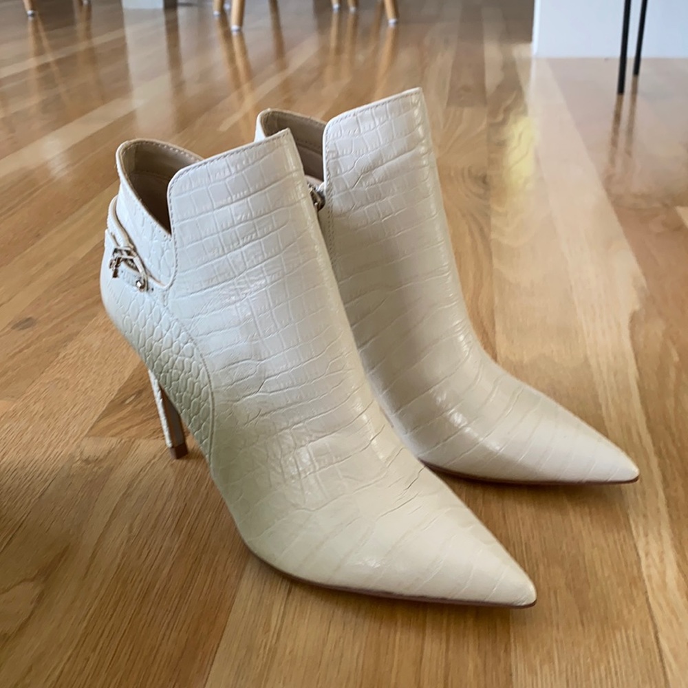 Sam Edelman Fiora Pointed Toe Booties